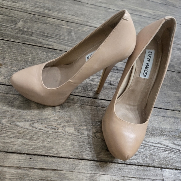 Steve Madden Nude Platform Heels - Picture 2 of 6